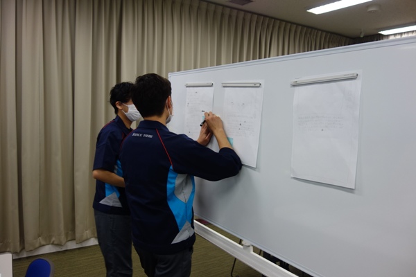 新入社員研修「ひらく」の様子