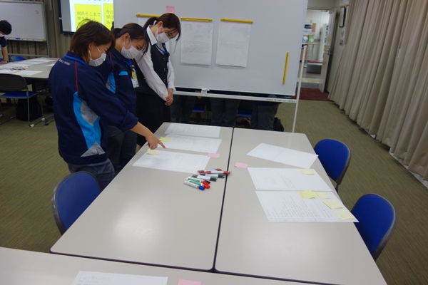 新入社員研修「ひらく」の様子