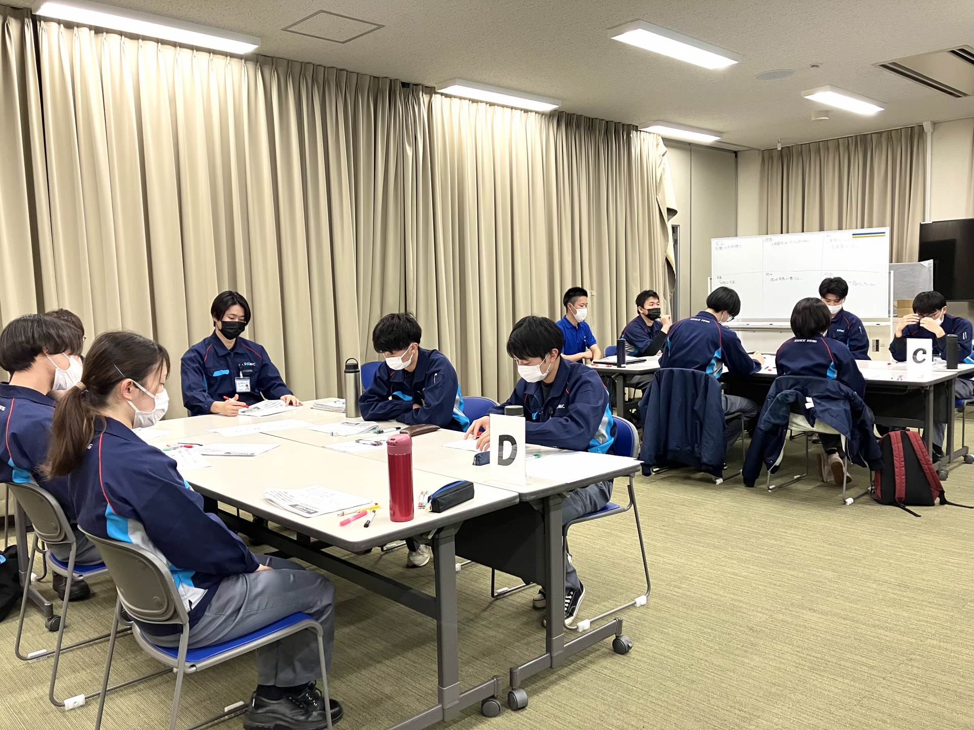 新入社員特別研修「ひらく」の様子