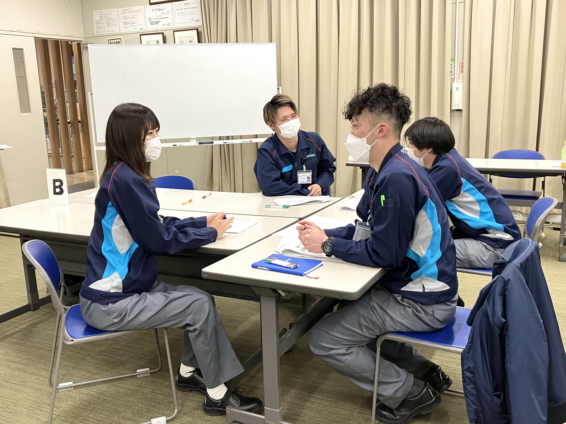 新入社員特別研修「ひらく」の様子