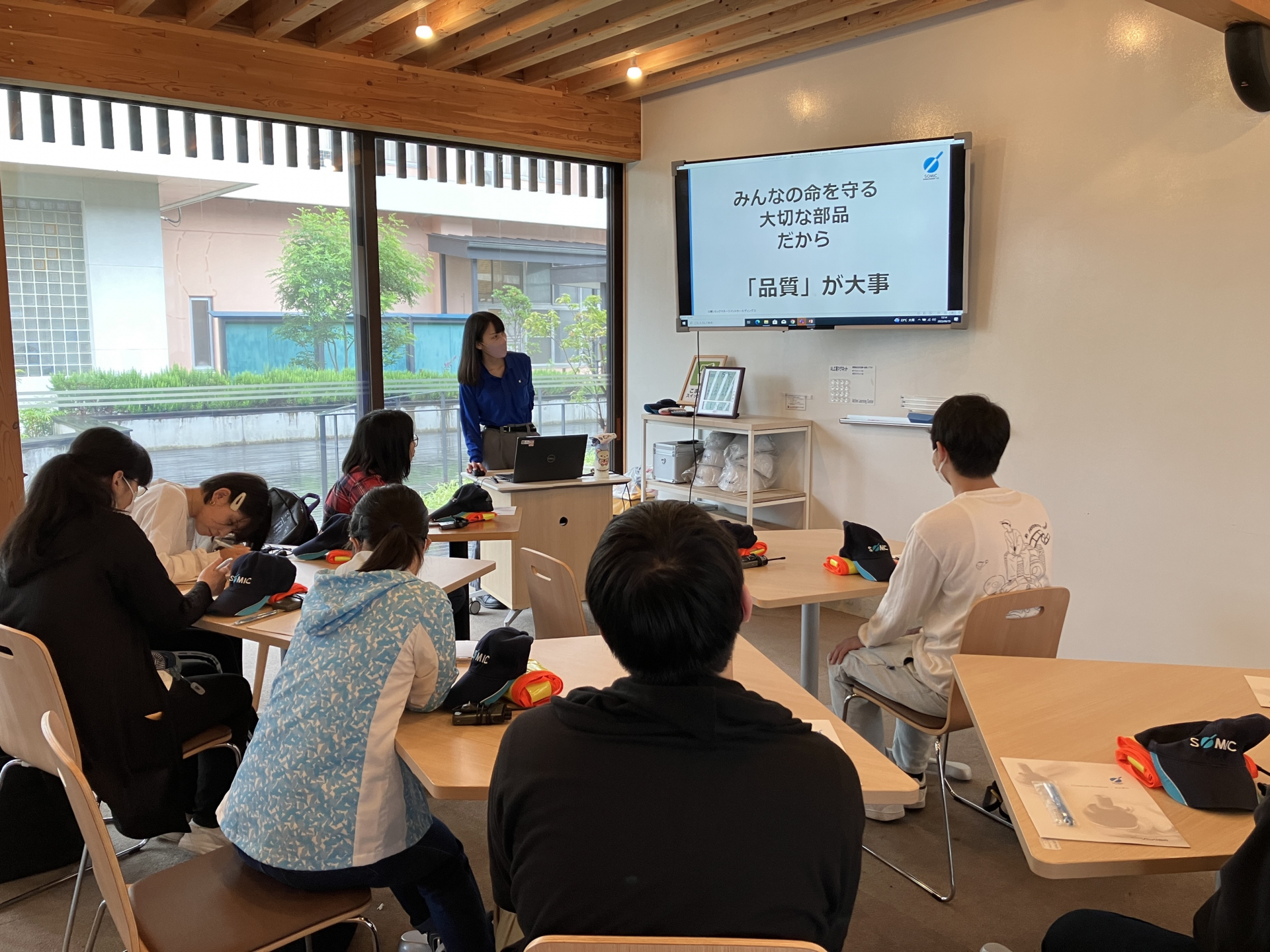 職場見学の様子