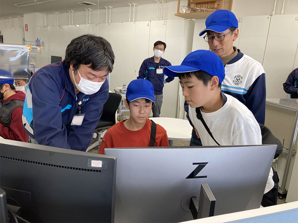 工場見学の様子