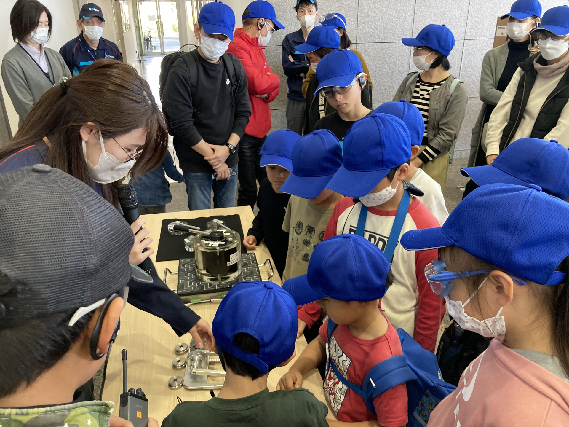工場見学の様子