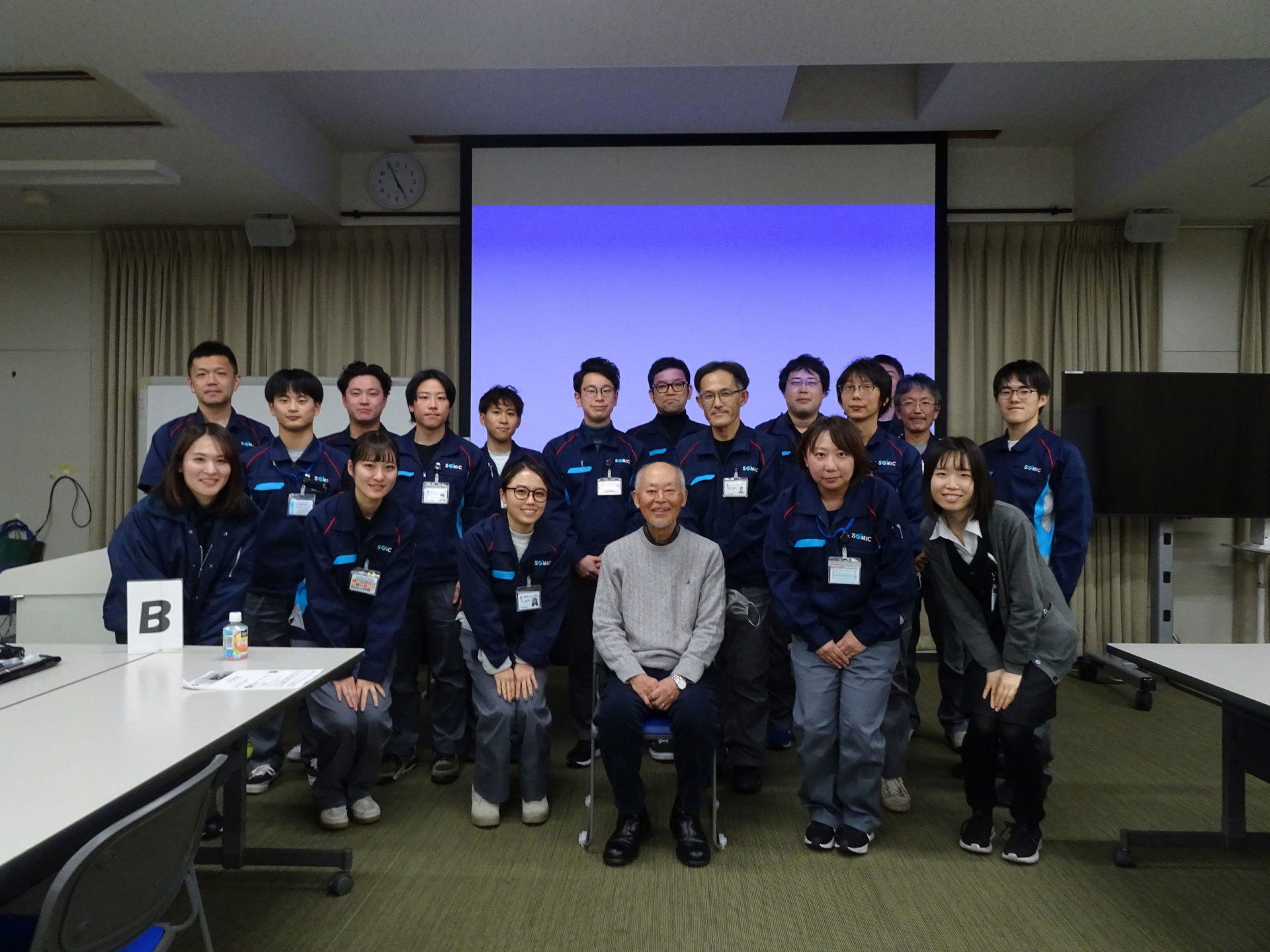 異文化理解セミナー(日本人社員向け)での集合写真