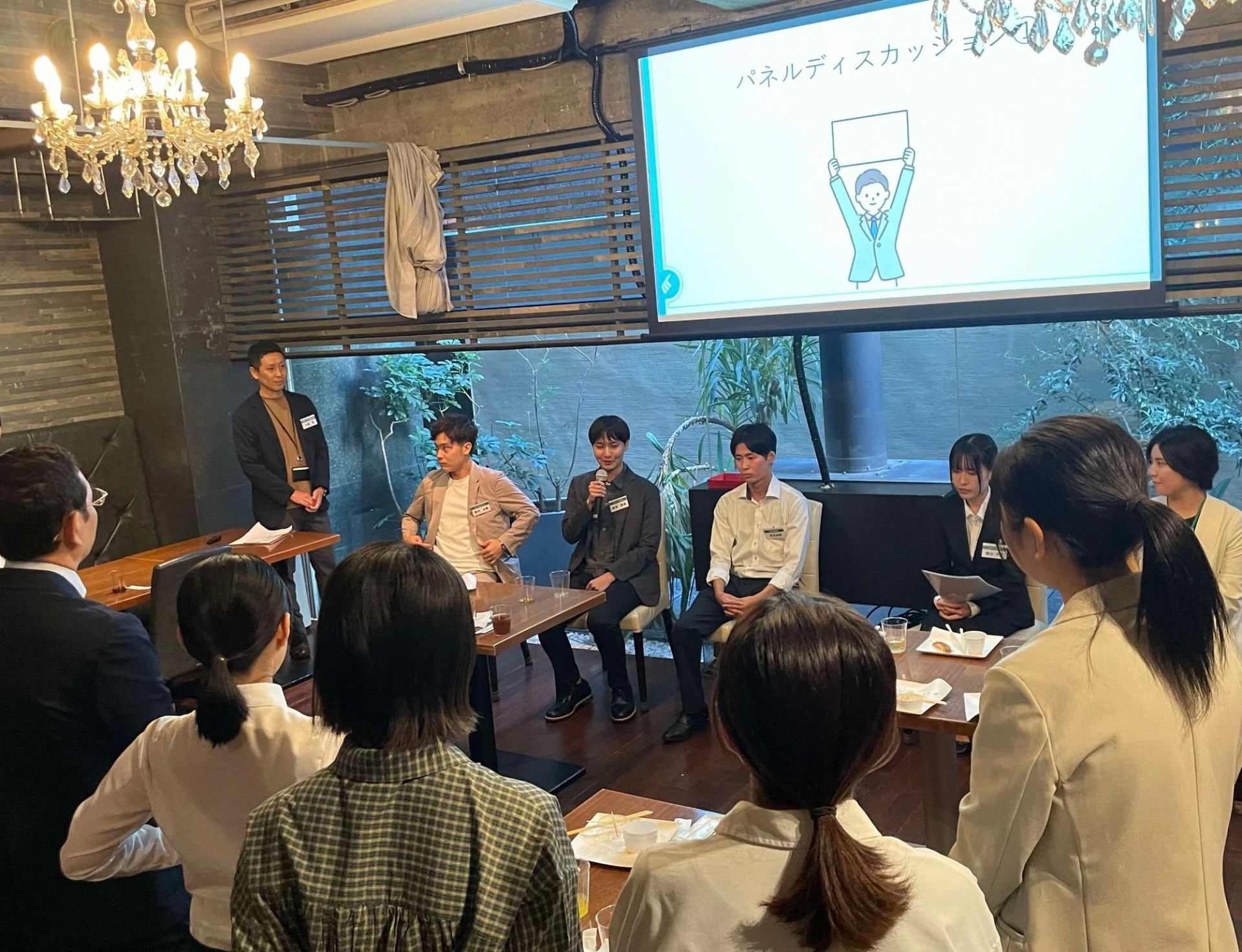 合同ランチ交流会の様子