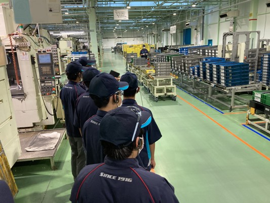 中学2年生が豊岡工場で職業体験