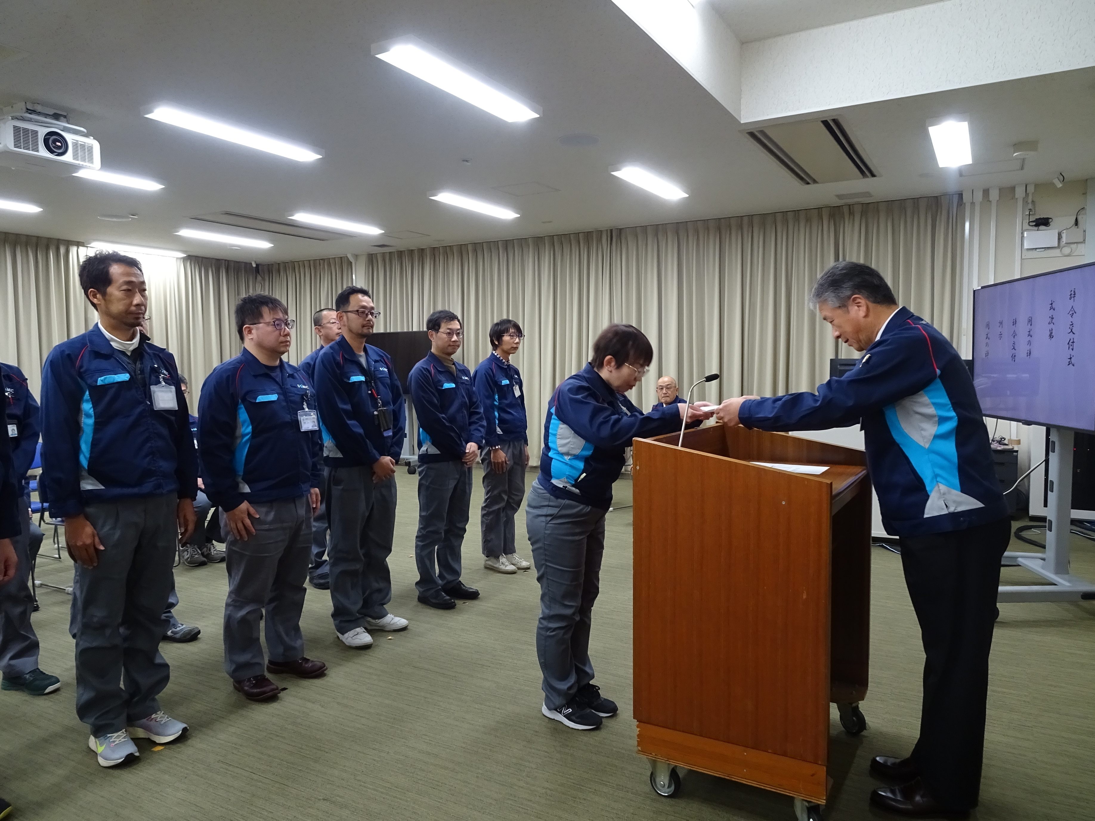 辞令交付式を開催　～新たなリーダーに期待を込めて～